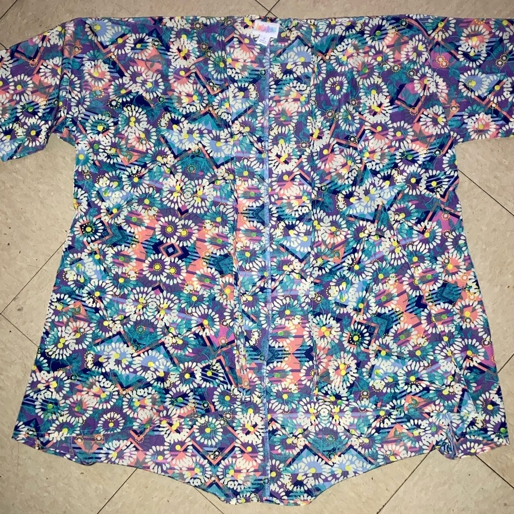 Lularoe top
